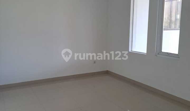 Minimalist Beautiful House In Holis Indah Park 2