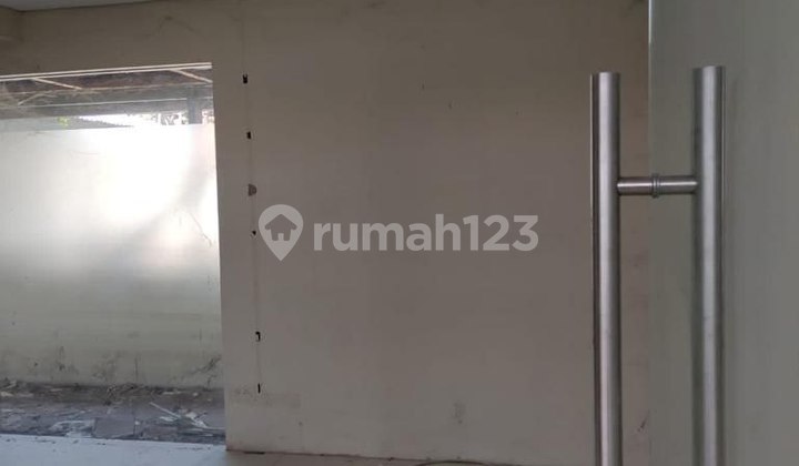 Langka Jarang Ada Rumah Usaha Luasan Kecil Ex. Bank Di Raya Darmo 2