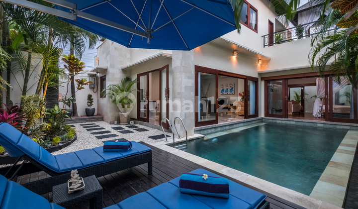 Freehold - Exquisite Tropical Retreat 2-Bedroom Villa in Prime Canggu Location