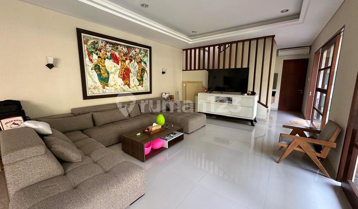 Freehold - Elegant 4-Bedroom Villa with Large Pool in Prime Bumbak Location Freehold - Elegant 4-Bedroom Villa with Large Pool in Prime Bumbak Location