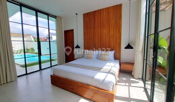 Freehold - Luxurious Oasis in Canggu 5-Bedroom Villa with Rooftop Terrace and Pool 2