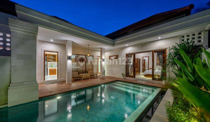 Yearly al - Spacious 3 Bedroom Villa with Private Pool in Pantai Berawa, Canggu 1