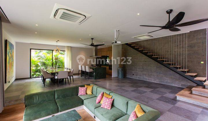 Leasehold - Charming 4-Bedroom Villa Near Canggu Bali - Prime Location & Modern Amenities! 2