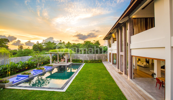 Freehold - Oceanfront Luxury Villa with Breathtaking Mountain & Ricefield Views, Minutes from Sanur, Bali