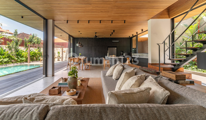 Leasehold - Luxurious Modern Tropical Family Villa in Babakan, Canggu, Bali Leasehold - Luxurious Modern Tropical Family Villa in Babakan, Canggu, Bali