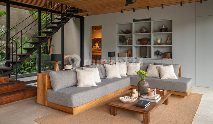 Leasehold - Luxurious Modern Tropical Family Villa in Babakan, Canggu, Bali 2