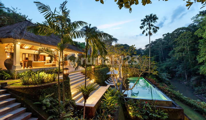 Freehold - Timeless Luxury Villa Estate Overlooking the River in Cepaka, Bali