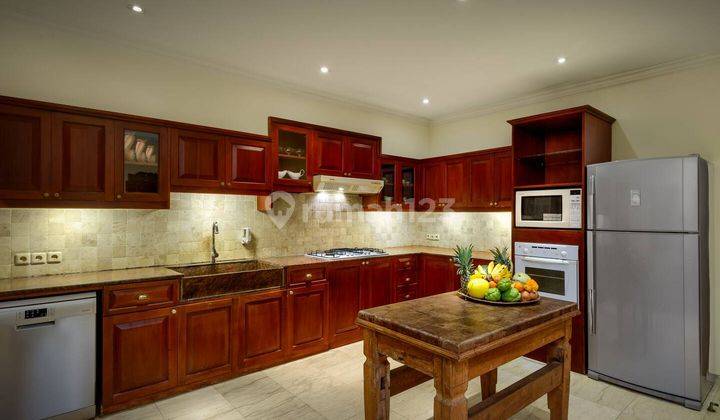 Leasehold - A Grand 7-Bedroom Luxury Retreat Surrounded by Nature in Balian Beach, Bali 2