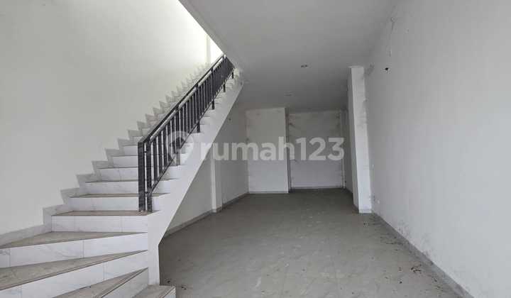 Disewa Ruko Gandeng Batavia Ebony Island Pik, Brand New 3 Lantai