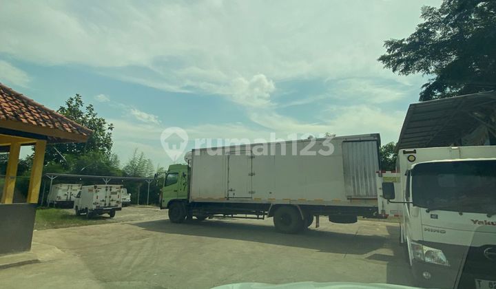 Warehouse for Sale in Subang, West Java, area 3000m2, Freehold Certificate, South Facing