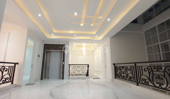 Rumah Pik 332m2 Brand New, Hoek, Minimalis, Ada Pool, Pik 1