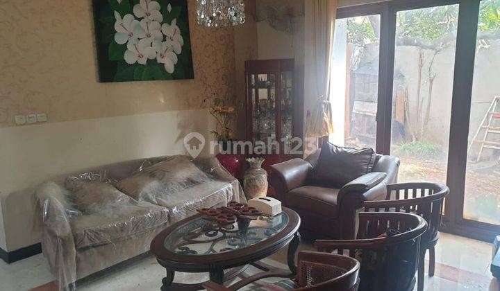 Dijual Rumah Srengseng Kembangan, Luas 679m2, Ada Kolam Renang 1