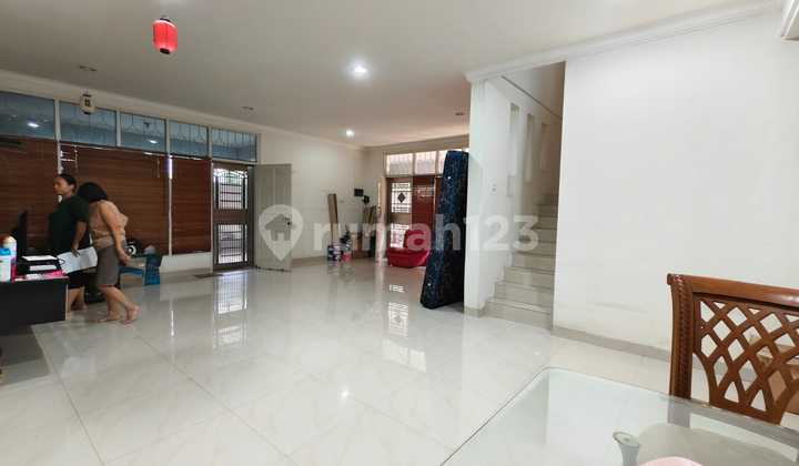 Dijual Rumah Sunter Luas 236m2 Shm Hadap Timur