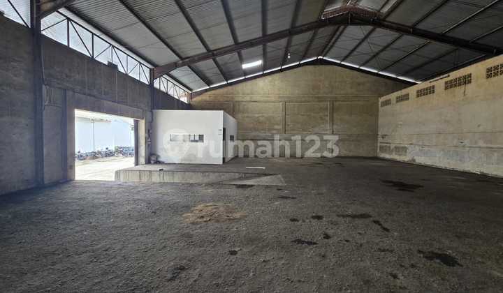 Warehouse for Rent on Pluit Raya, Area 288M2, Office Included