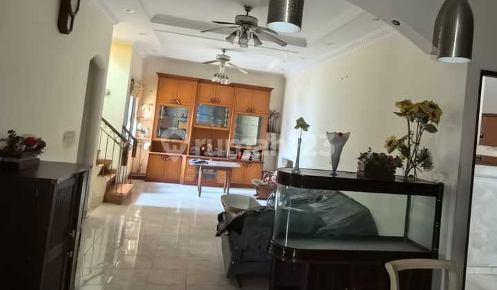 For Sale: Budi Indah House in Daan Mogot, 180m2, 4BR, 3BA, Furnished, Freehold Certificate
