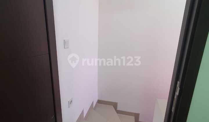 Dijual Rumah PIK2, 4,5x10, 3KT+3KM, 3 lantai, SHM 2