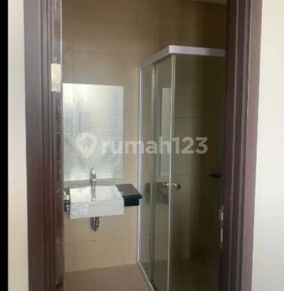 Dijual Rumah PIK2, 4,5x10, 3 lantai, Unfurnish 2