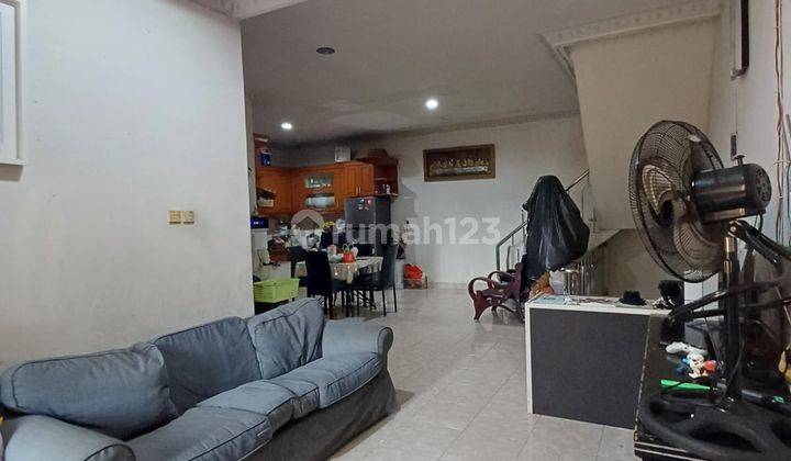 Dijual Rumah di Jalan Pengukiran Luas 125m2, 3,5lt, Semi Furnished, SHM 1