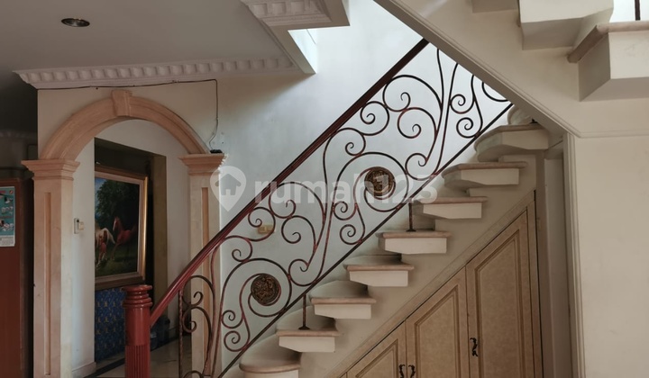 For Sale Corner House in PIK Camar 2 Floors Ready to Occupy