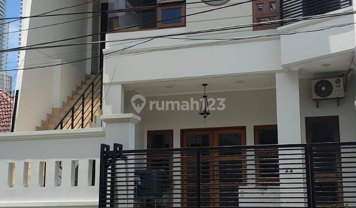 Di Jual Rumah Muara Karang Lt 8x17m Lb 300m, Full Furnish 3 Lantai 1