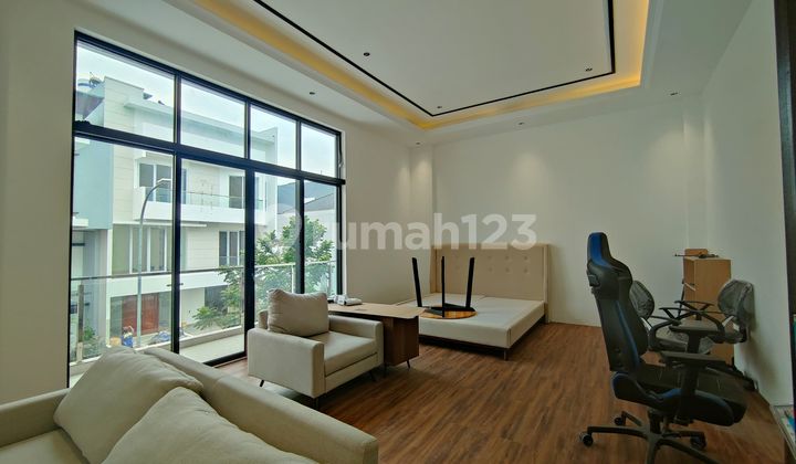 For Sale House in PIK Brand New 10x25m², 3 Floors Swimming Pool in Progress 75 For Sale House in PIK Brand New 10x25m², 3 Floors Swimming Pool in Progress 75