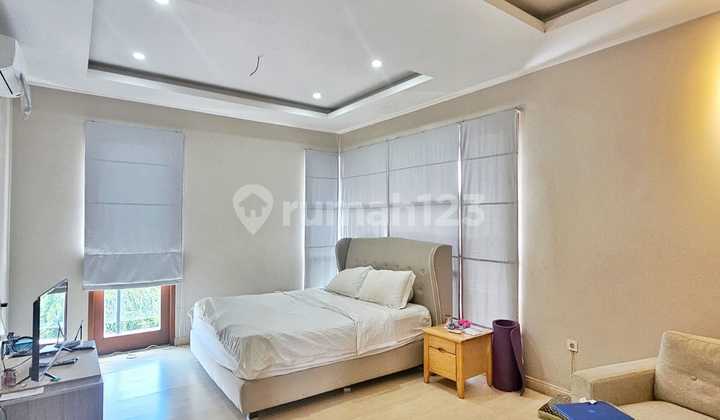 Dijual Rumah Pondok Indah Estate Lt 241 Lb 350m, SHM Ada Swimming Pool