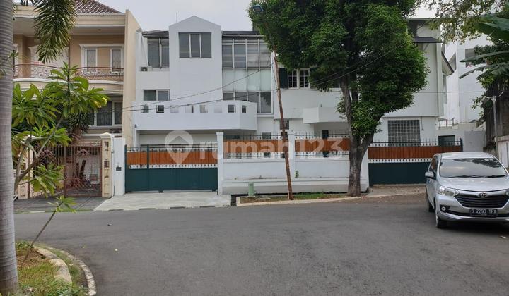 Dijual Rumah di Puri Indah - Jakarta Barat Dijual Rumah di Puri Indah - Jakarta Barat