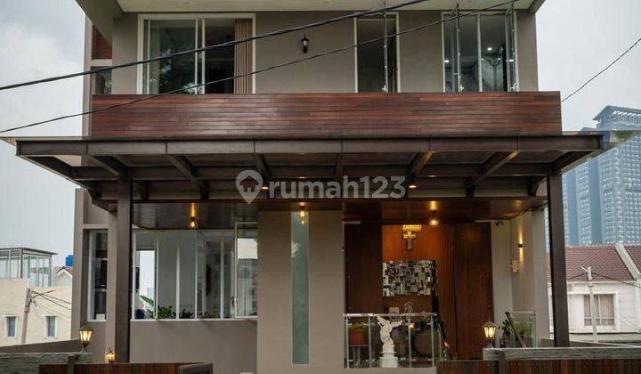 Dijual Full Furnished Rumah Premium di Lokasi Yang Sangat Strategis Di Gading Serpong Lokasi Yang Hidup  1