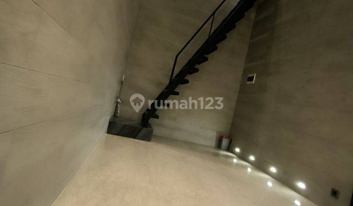 Dijual Cepat Rumah Rumah Mewah Permata Buana Uk 10x20m Lb 500 Furnish Indoor swimming pool 2