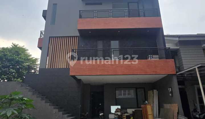 For Sale The Most Beautiful and Luxurious House in Alam Sutra, very attractive price