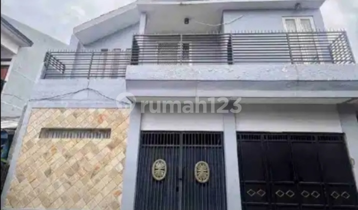 Best Deal Manukan! 2-Story House Ready to Live In Near Citraland & Pakuwon