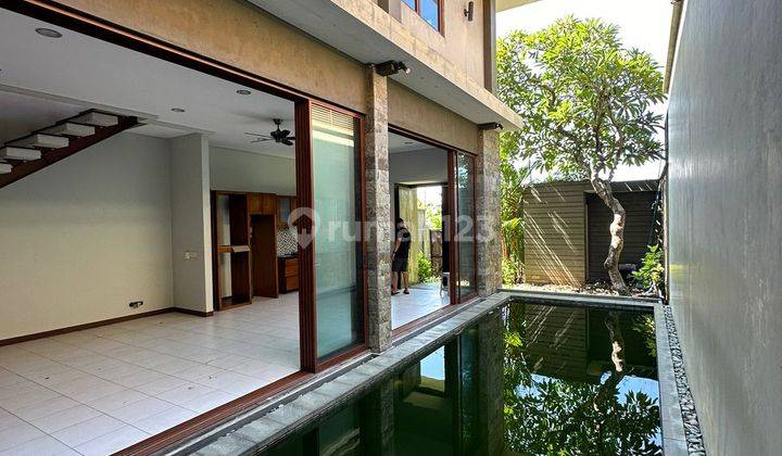 Dijual Villa Lokasi Kerobokan Kuta Utara 1