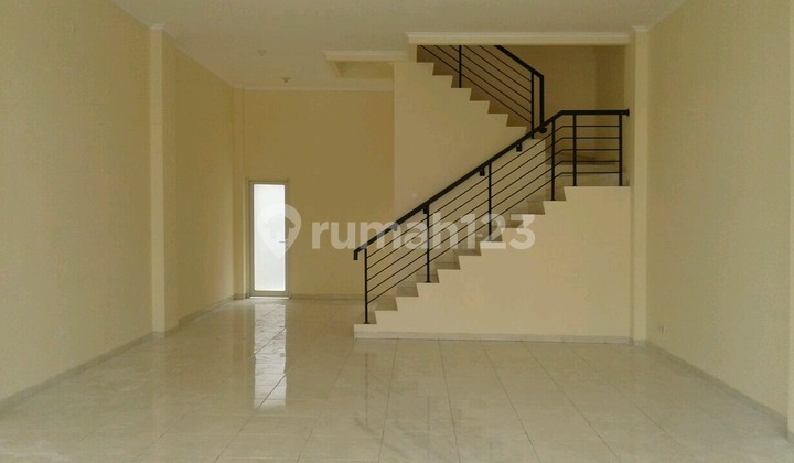 Large Size Shop House in Alam Sutera, Strategic Road Frontage