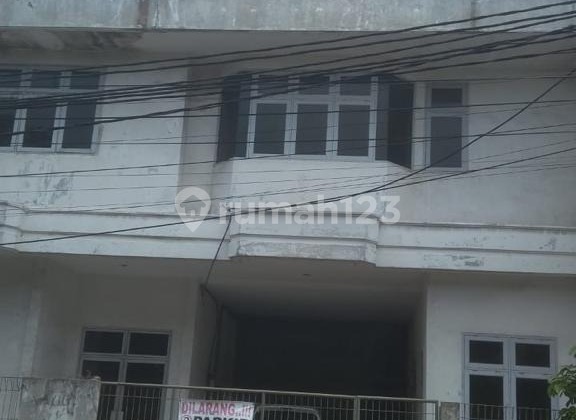 Gudang Multiguna Alam Sutera, dekat akses tol