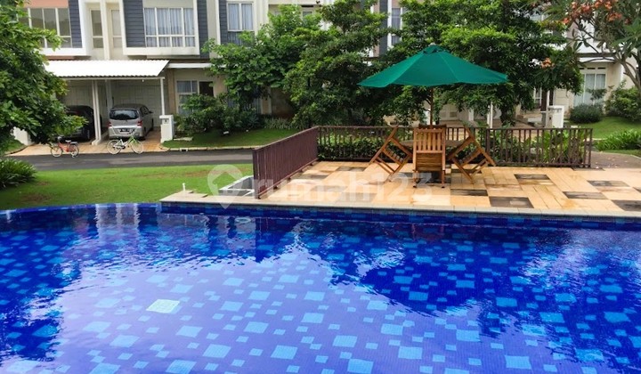 One Step to the Swimming Pool, House in The Springs, Gading Serpong 2