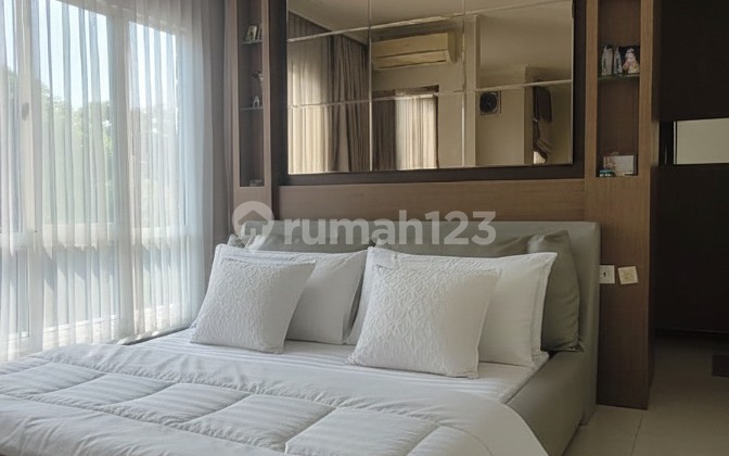 One Step to the Swimming Pool, House in The Springs, Gading Serpong