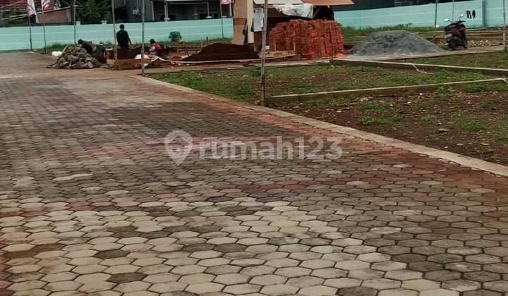 Land Plot in Cilangkap, Cipayung, Jakarta. Strategic Location by Cilangkap Main Road. Access to the Location for 2 Cars.