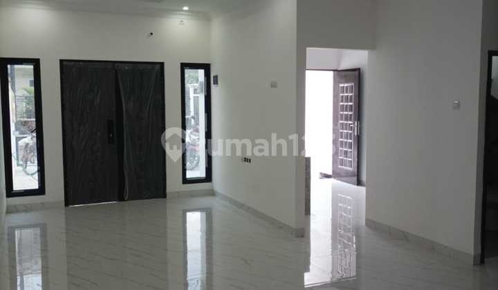 Rumah Siap Huni Dalam Komplek Lokasi Strtaegis Keamanan Komplek Terjaga 24 Jam dan One Gate System di Duren Sawit Jakarta Timur