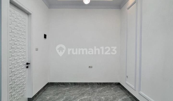 Classic Modern House in Rooftop Cluster at Cilandak Ragunan 2