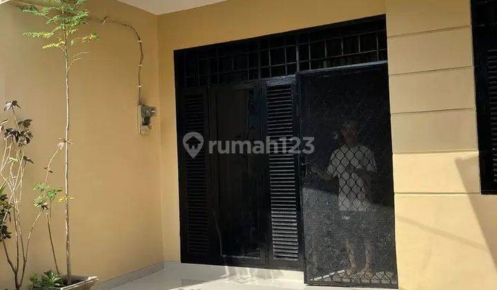 Rumah di Komplek Palem Indah Pondok Kelapa Lokasi Strategis Dekat Jalan Raya, Tol Becakayu  2