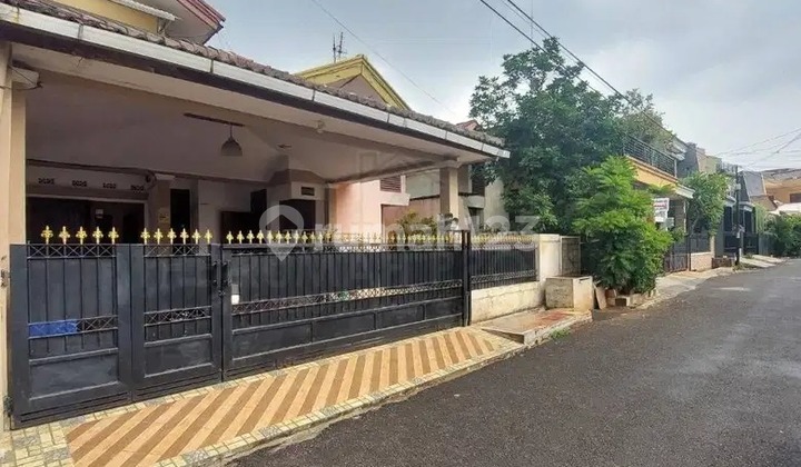 Dijual Rumah Secondary Terawat Lokasi Dalam Komplek Elit di Pondok Kelapa Indah Pondok Kelapa Duren Sawit Jakarta Timur 1