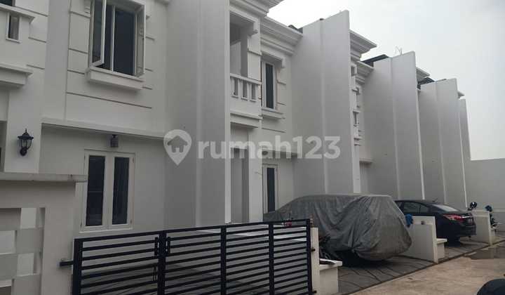 Rumah di Pondok Kopi Dalam Cluster Lokasi Dekat Tol Bintara