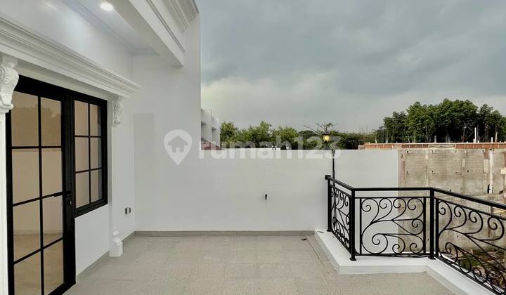BEAUTIFUL AND LUXURIOUS HOUSE IN JAGAKARSA BARU WITH AMERICAN CLASSIC DESIGN IN A 24-HOUR SECURITY TOWNHOUSE 2
