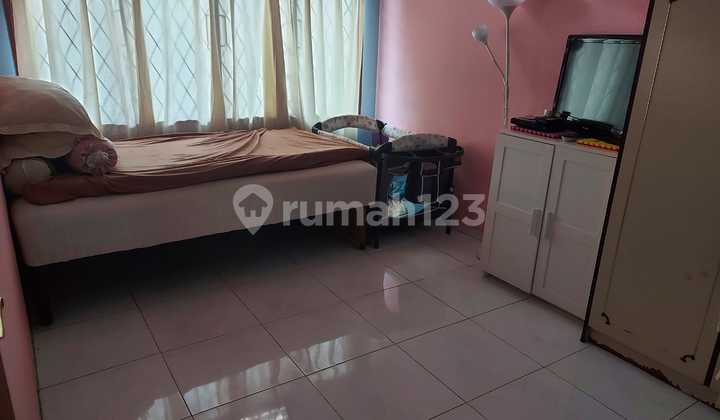 Rumah di Duren Sawit Dalam Komplek Posisi di Hook Bangunan Kokoh Bagus 2