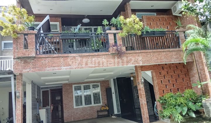 House with Private Swimming Pool and 6-Bedroom Attic Room, Within a Private Cluster in Fatmawati Pondok Labu, South Jakarta