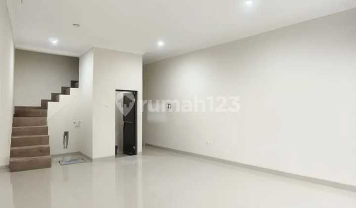 Rumah Dalam CLUSTER Eksklusif Rumah Idaman Akses 2 Mobil Dan di Pinggir Jalan Jagakarsa Jakarta Selatan  2