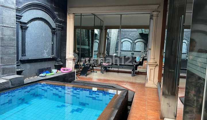 Rumah Siap Huni Ada Swimming PoolnProbadi Lokasi Strategis  di PinggirnJalaj Raya Dekat ke Kantor Kecamatan Dekat ke Tol Becakayu  di Duren Sawit  1