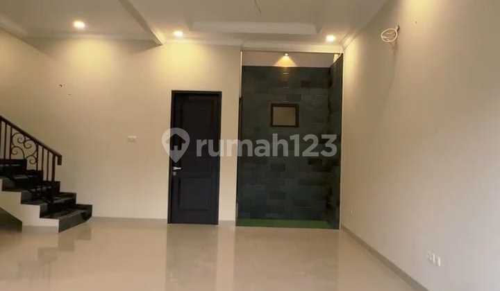 Rumah di Duren Sawit Lokasi Dekat ke Jalan Raya Utama Strategis 2
