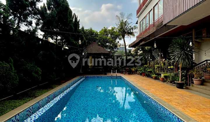 Rumah Dalam Komplek Lokasi Strategis Kondisi Jual Cepat Karena Lagi BU Lokasi Di Ada Pripate Pool, Prifate Lisf, Rooftop, Dekat Sentra Bisnis Perkantoran di Cilandak Jakarta Selatan