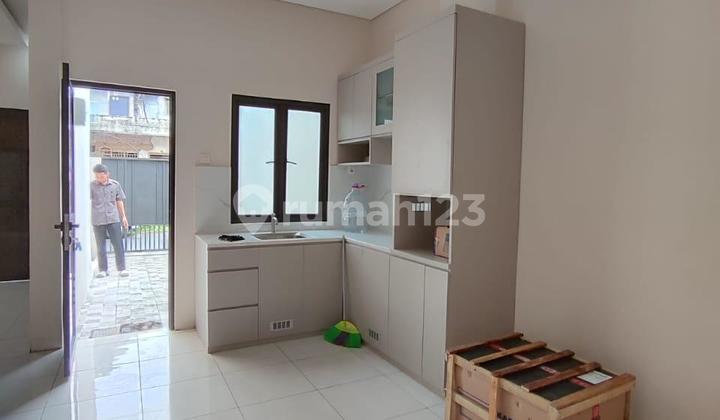Rumah Siap Huni Cantik dan Mewah Siap Huni  5 menit ke Stasiun LRT Pulomasdi Kayu Putih Rawamangun Jakarta Timur 2